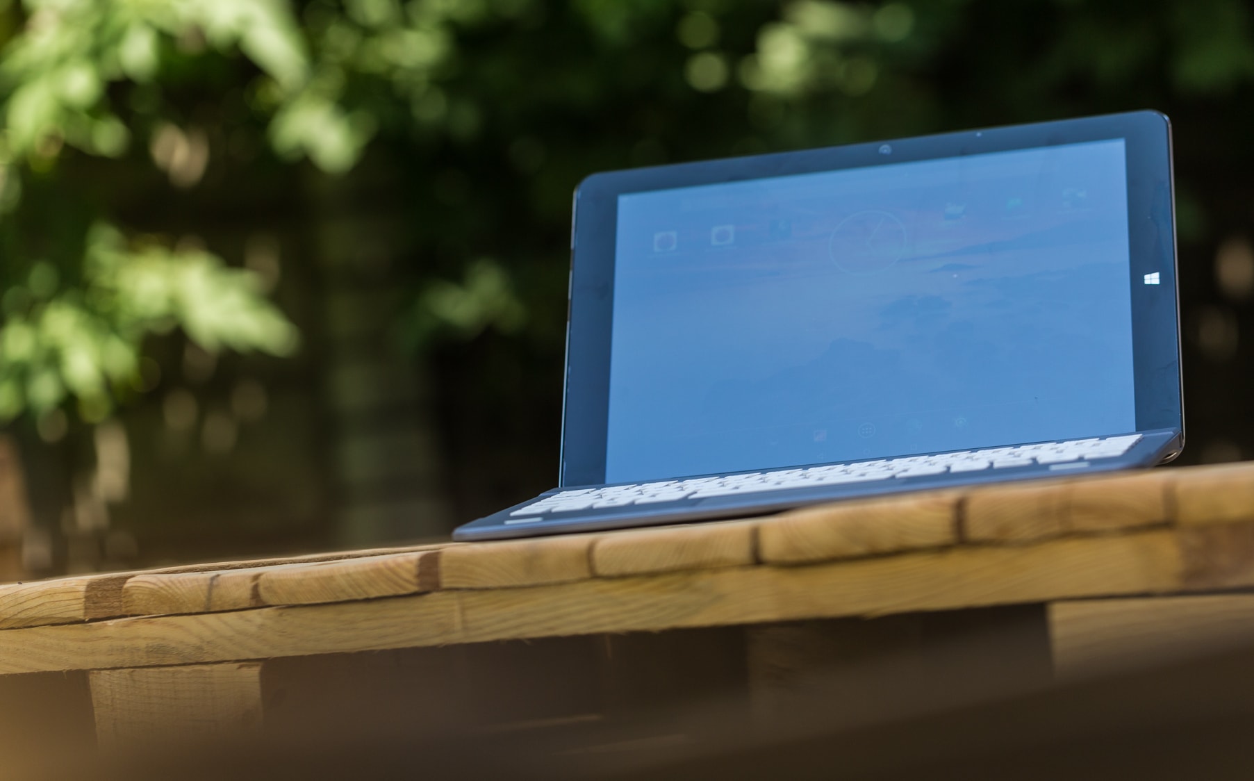 Планшет сам вимикається - фото