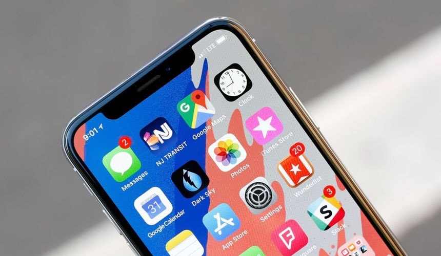 Пятна на экране iPhone - фотография