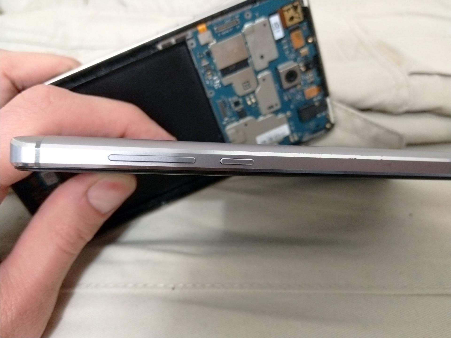 Не работают кнопки громкости на планшете - фото