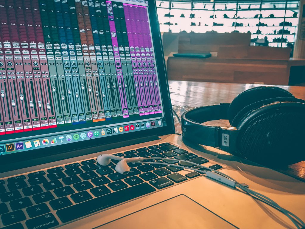 Пропав звук на MacBook - фото