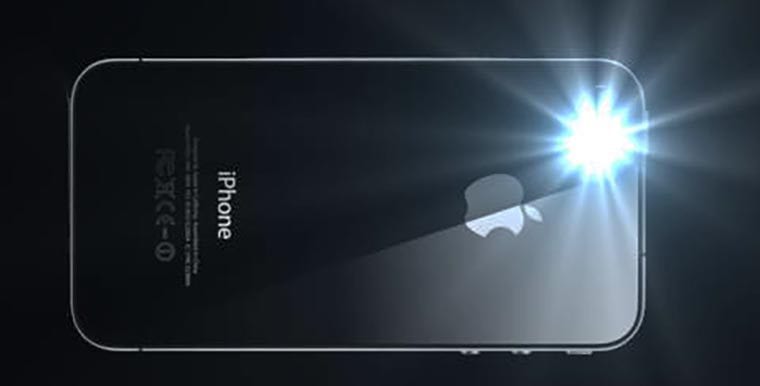 Постійно горить спалах на iPhone - фото